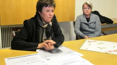 Elisabeth Fjällström (t v) och Ruth Rahkola hävdar att kvalitén på barnomsorgen är hög och resurserna goda.
