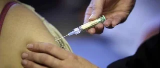 Flickor får vänta på vaccin