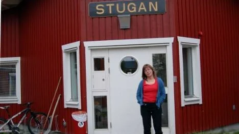 Karin Nyström som är föreståndarinna på elevhemmet i Arjeplog uppmanar alla hyresgäster att alltid komma hem, oavsett tillstånd.