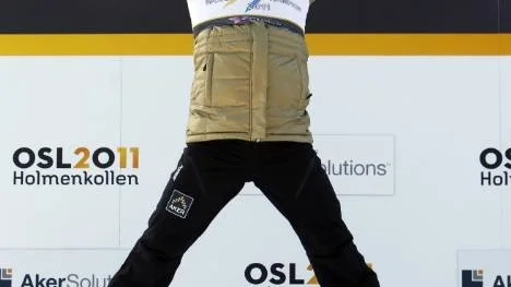 Guld, guld och guld. I går fixade Marit Björgen VM-trippeln inför en vilt jublande hemmapublik. Men hon fick jobba stenhårt för sitt sitt tredje VM-guld. Polskan Justyna Kowalczyk och finskan Aino Kaisa Saarien var inte många sekunder efter.