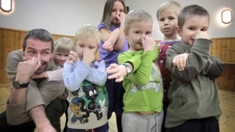 Elefanter är dom allihopa. Från vänster Harry Hultqvist med dotterna Elin bakom, Anton Viklund, Maja Öhlund, Filip Forsell, Simon Svensson och Pontus Jonsson.