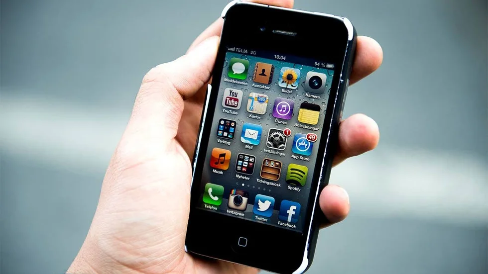 Lurad. En som utgav sig vara från Apple lurade en kalixbo på 30 000 via att mejl. Ett ruttet äpple med andra ord.