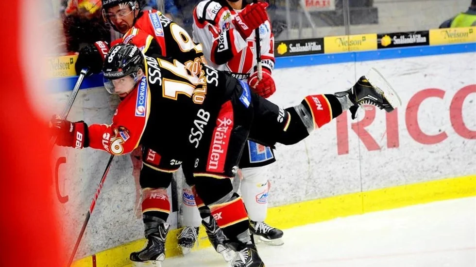 Luleåstjärnan Niklas Olausson kan komma att bli borta från spel i flera veckor.