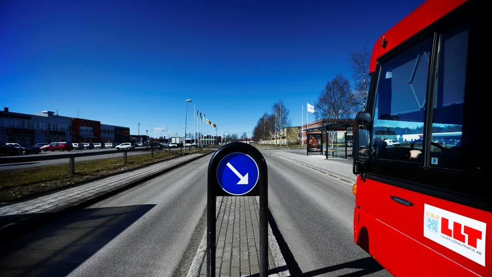 Stökigt. Det blev bråk på en av LLT:s bussar på tisdagsmorgonen och polisena fick rycka ut och ta hand om en kvinna.