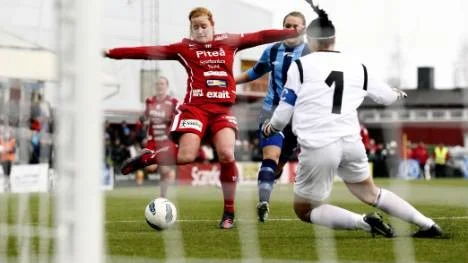 Ifjol gjorde Jennifer Nobis två mål. Igår gjorde hon lika många och bidrog starkt till Piteås viktiga trepoängare hemma mot Djurgården.