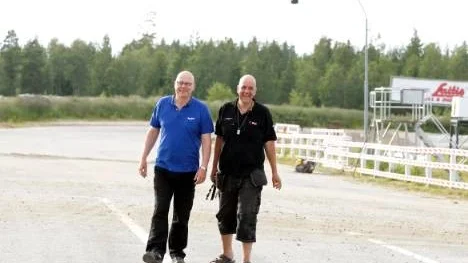 Snart går startskottet för Piteås fjärde raka SM-deltävling i Rallycross. Kurt Petterson (vänster) och Lars Nilsson, Piteå Motorsällskap, ser fram emot ännu ett lyckat publikevenemang.
