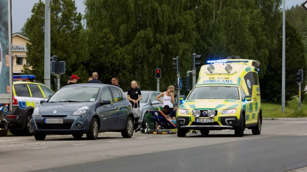 Olycka. En kvinna på cykel blev påkörd på Mjölkuddsvägen under eftermiddagen.