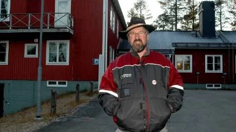 VINDKRAFTBOENDE. Anders Borgman driver Kolergården, som har 38 bäddar och som i dag bland annat hyrs ut till bärplockare. På sikt tror han att även vindkraftarbetare kan vara intresserade av boende där.