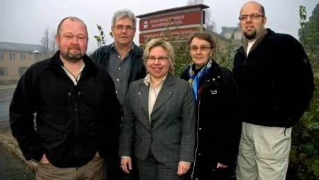 leder kommunen. Ulf Zakariasson (Ns), Sven Kostenius (Öa),  Linda Ylivainio (c), Helena Haapaniemi (kd) och Jörgen Ekersund (m), representerar de nya partierna som ska leda Övertorneå fram till valet 2010.