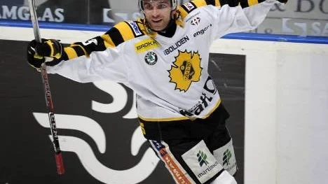 Niko Dimitrakos gjorde två mål och spelade fram till två när Skellefteå vände och vann mot Brynäs i elithockeyn.