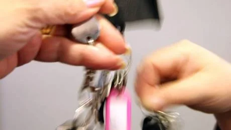 Nyckelupproret har sitt ursprung i Nyköping där invånarna till slut ledsnade på nazisternas propaganda och samlades för att skramla med sina nycklar varje gång nazisterna hade möte.