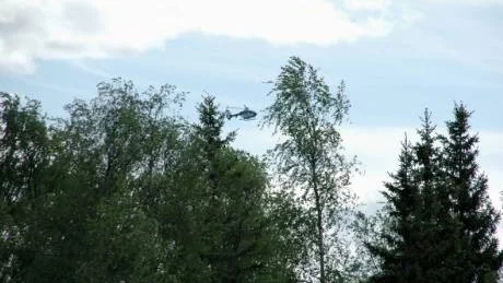 HITTADES. Efter en timme återfanns rymlingarna väster om Johannisberg av helikopterbesättningen.