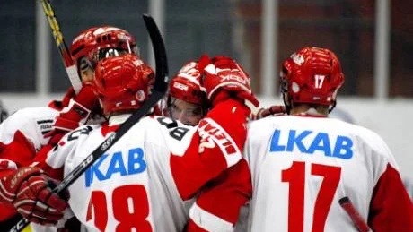 SEGER TROTS ALLT. Kiruna såg ut att ha svårt att tända till mot Clemensnäs och missade massor av målchanser. Trots det kunde laget ta hem segern med 4-1.
