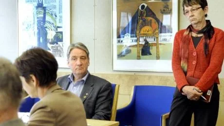 REPRIS. Kent Ögren fick åter igen debattera om obs-platerna och besluten kring dem trots att länsrätten avslagit överklagan från oppositionspartierna.