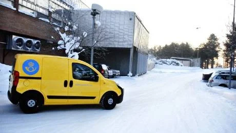 DRAS NER. 2.000 anställda vid posten kommer att förlora jobben.