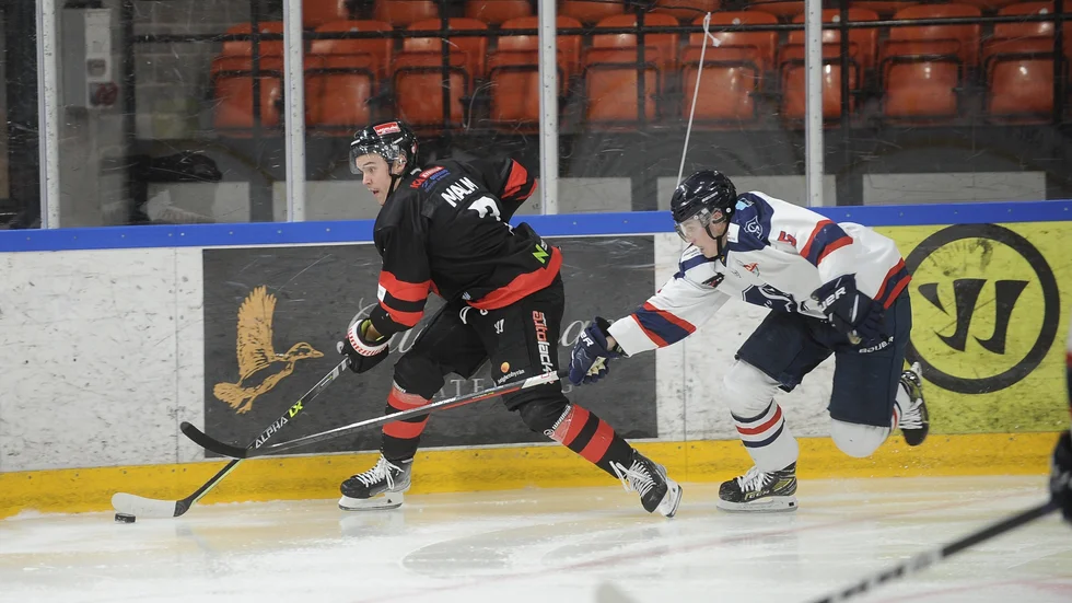 Linus Malm är en av tre NSK-backen som nu får stå på sidan med hjärnskakning. Laget fick två huvudskador i senaste matchen borta mot Huddinge.
