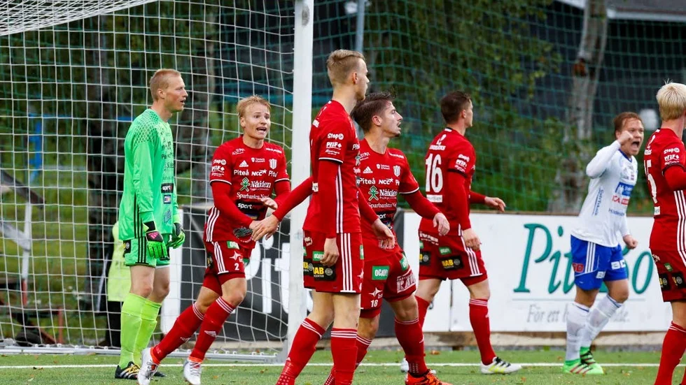 Deppigt. Läget blir allt mer prekärt för Piteå IF:s fotbollsherrar söndagens förlust mot Brage på bortaplan.