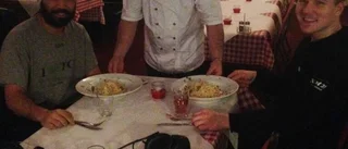 Delade ut pasta till snöskottare