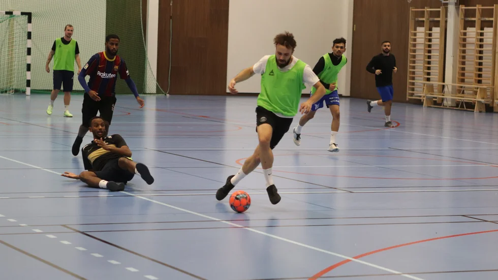Målfarliga Eldin Lugonja och hans lagkamrater i Cty inleder futsalsäsongen med bortmatch mot Ektorp.