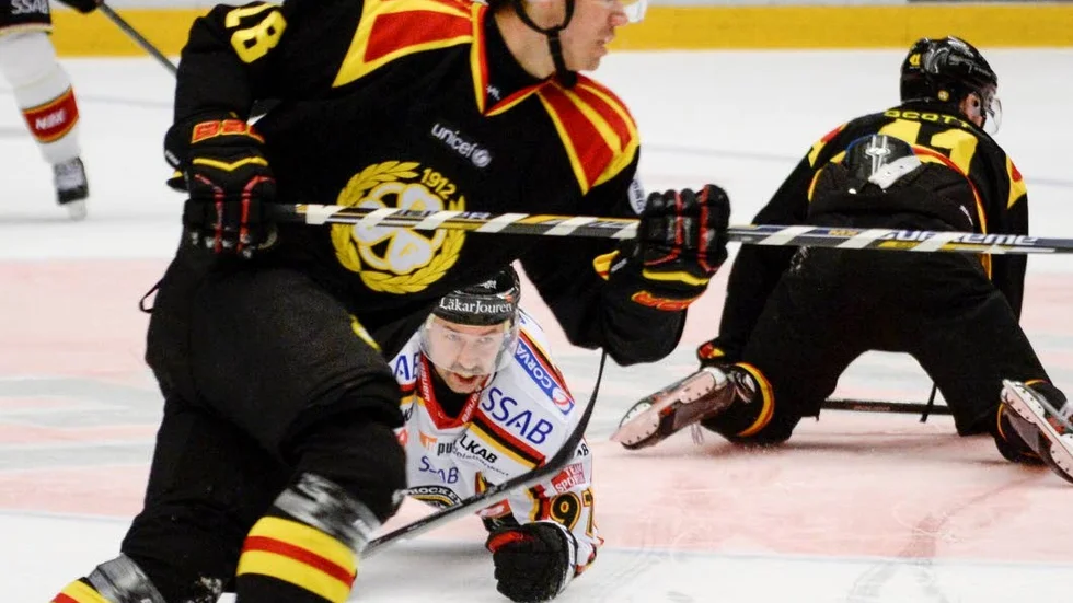 Överkörda. Luleå Hockey blev bokstavligt talat överkörda av Brynäs.