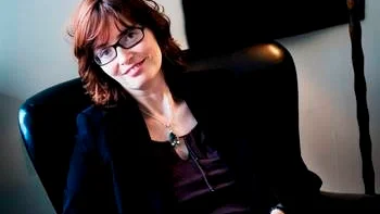Bildtext 1: "Det är inte längre inne att vara stressad", menar fysikern och professorn från Lund, Bodil Jönsson.
Foto: Adam Haglund
Bildtext 2: Att ta sig tid till att bara blicka ut över havet och reflektera är underskattat. Allt fler tillåter sig i dag att "tomglo", som Bodil Jönsson uttrycker det.
Foto: Stockxchng
Bildtext 3: Att ta sig tid till att bara blicka ut över havet och reflektera är underskattat. Allt fler tillåter sig i dag att "tomglo", som Bodil Jönsson uttrycker det.
Foto: Hasse Holmberg/Scanpix
Bildtext 4-6: Tid är allt vi har. Att ständigt uppleva brist på tid är inte människovärdigt, tycker Bodil Jönsson.
Foto: Stockxchng
//bilder:4
