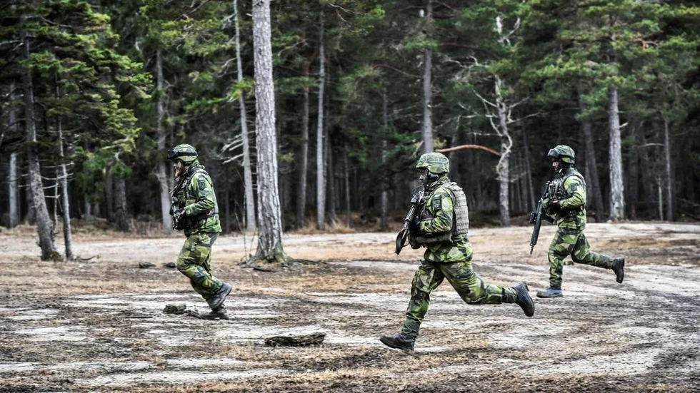 Gotland 3 mars. Stridsvagnskompaniet P4 från Skövde övar på Tofta skjutfält.