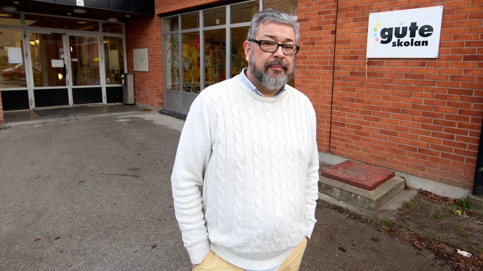 Ny klass. Luis Barnes rektor för högstadiet och gymnasiet på Guteskolan förbereder för en ny klass med nyanlända gymnasieelever som börjar i januari.