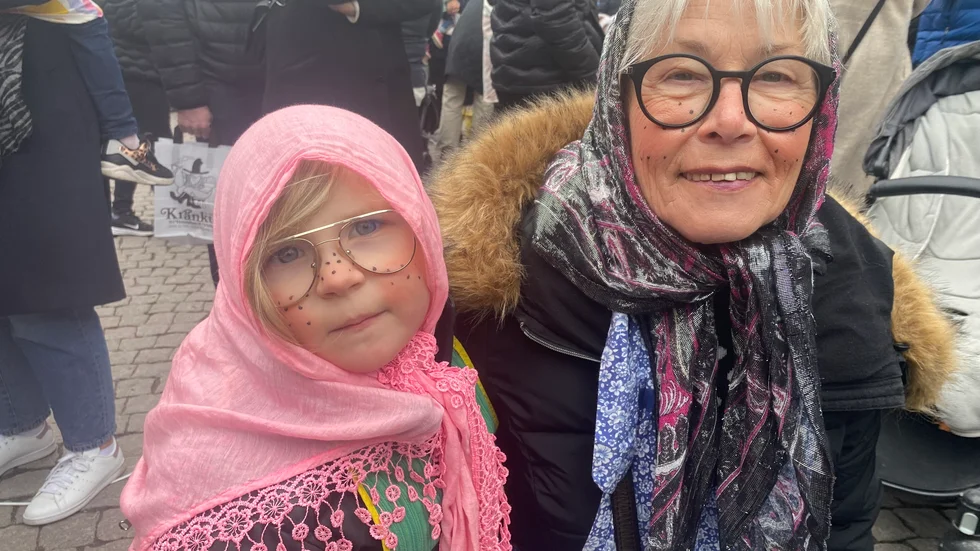 Ilse och farmor Gunnel Lindby gjorde sig redo att traska genom stan.