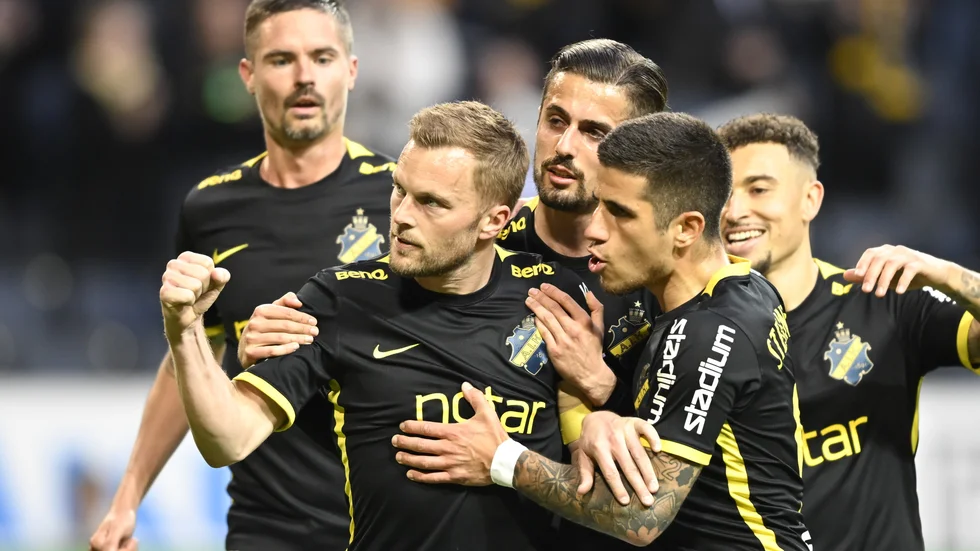 Sebastian Larsson slog in straffen som gav AIK 1–0 hemma mot Varberg.