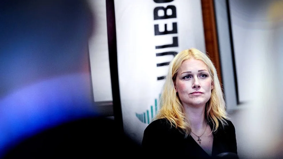 Kliver av? Enligt uppgifter till Norrbottens media överväger Emma Engelmark att dra tillbaka sin kandidatur. Tyvärr har hon inte gått att nå för en kommentar.