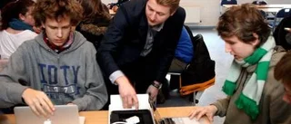 Elever fick bärbara datorer