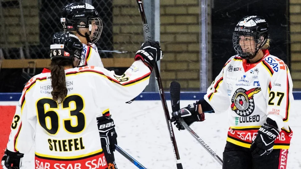 Drömstart. Anja Stiefel, Rebecka Stenberg och Luleå Hockey/MSSK har fått en kanonöppning på SDHL-säsongen. Fyra tuffa bortamatcher resulterade i fyra segrar och krönikör Johansson är imponerad.