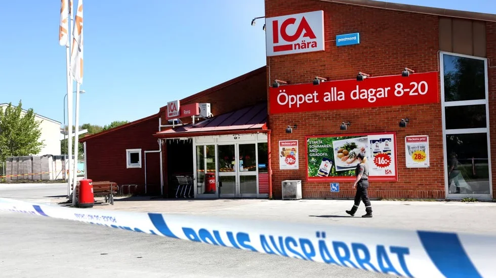 I maj förstördes hela butiken av en brand. Efter en tids tystand har de nu öppnat sin verksamhet igen.