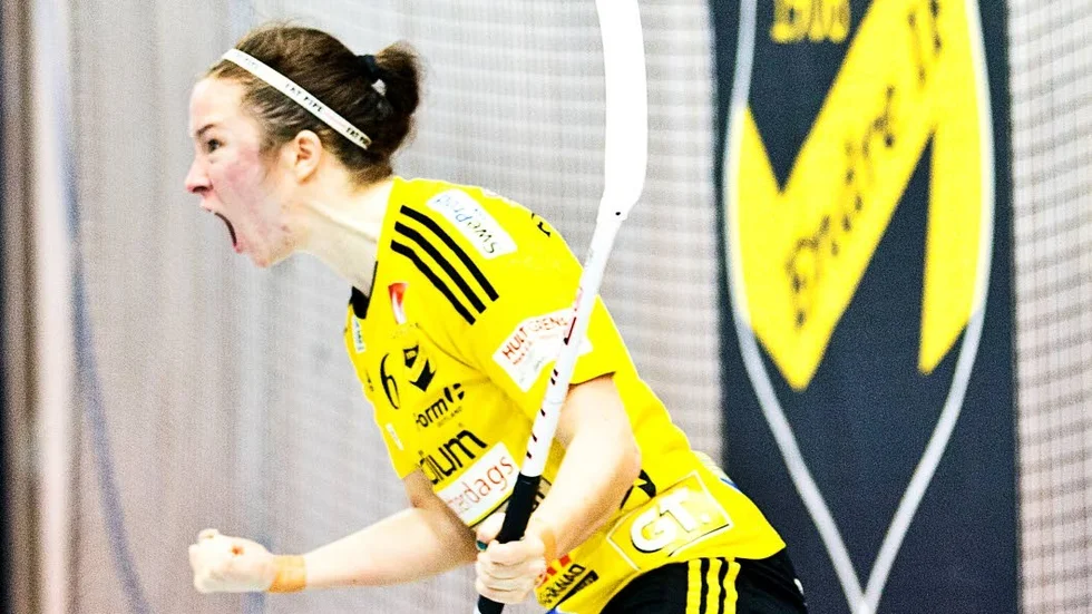 Energiknippe. Karen Farnes och hennes norska kollega Thea Ekholt imponerade mest i 4-3-segern mot Jönköping.