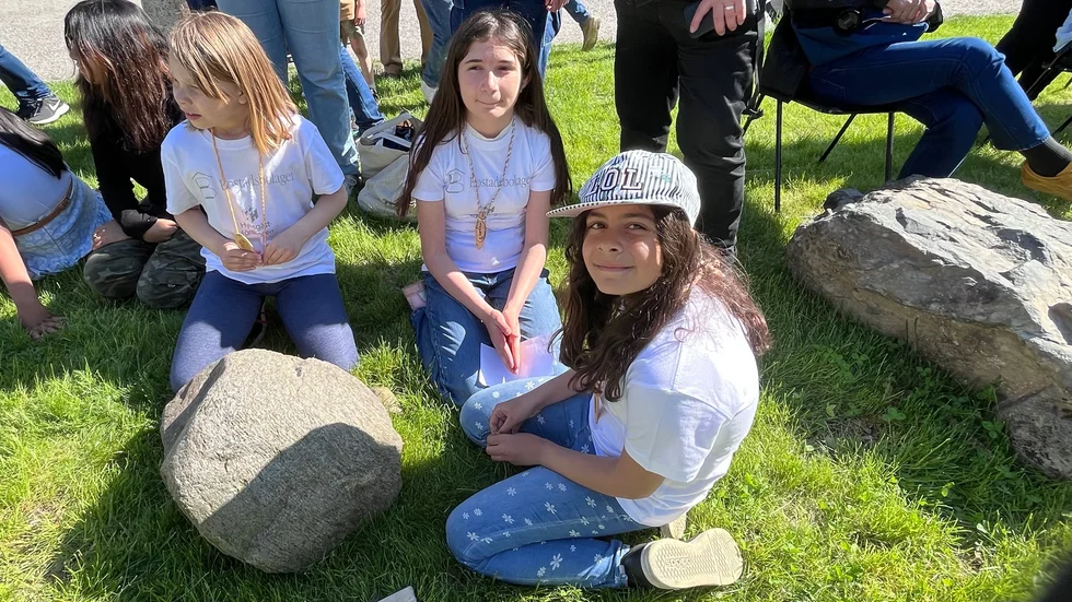 Molly Larsson, Baraah Mahlouk och Iaian Jalouk från Prästgårdsliden Mjölby.