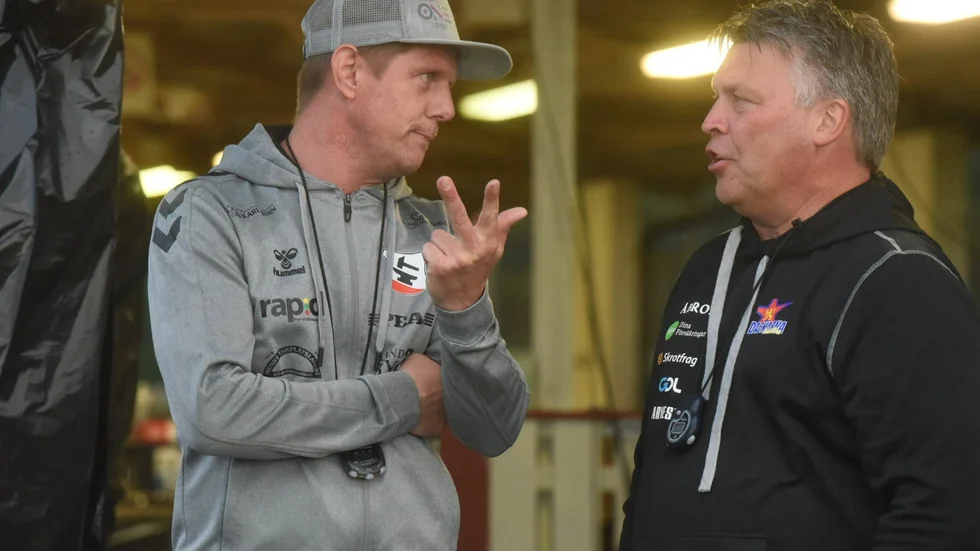 Nej. Det blir inget slutspel för Jerker Eriksson och hans Smederna. "På ett sätt är det förstås överraskande med tanke på hur bra det har gått för Smederna under lång tid, samtidigt har de inte fått ihop det i år", säger Dackarnas lagledare Mikael Teurnberg.