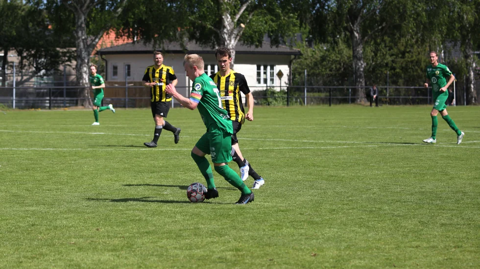Gröna Eneby drog det längsta strået mot gulsvarta Västervik på Bökensved.