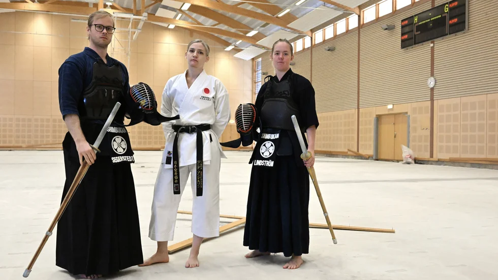 Josef Segerstedt, Linda Andersson och Fanny Lindström riskerar att drabbas hårt av golvbytet i Campushallen.