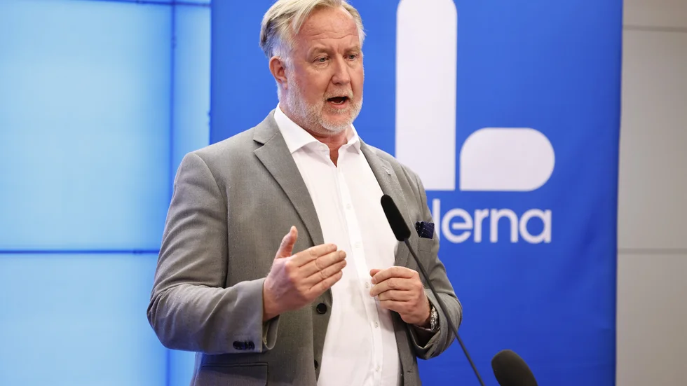 Liberalerna partiledare Johan Pehrson kan ha bidragit till att lyfta partiet i opinionen. Arkivbild.