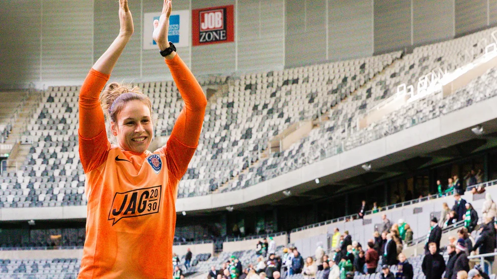 Målvakten Katie Fraine och hennes United mötte AIK hemma under torsdagen.