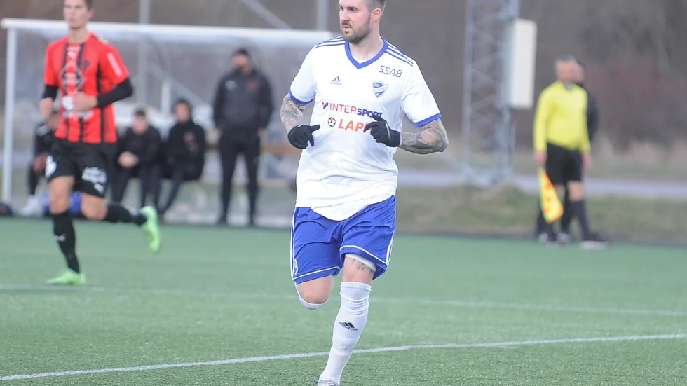 Johan Urborn låg bakom alla målen när hans IFK Nyköping tog andra raka segern.