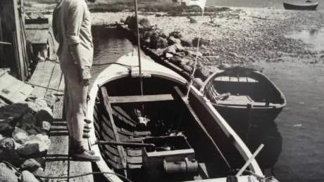 Ingmar Bergman och "flyktingbåten" vid Skär 1968.