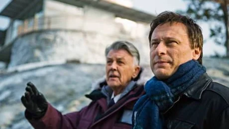 Sven-Bertil Taube och Michael Nyqvist i "Män som hatar kvinnor", den starkaste svenska thrillern sedan "Mannen på taket".   Foto: Knut Koivisto