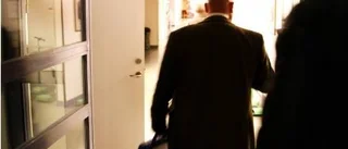 Här häktas Axelman för två mordförsök