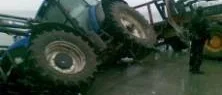 Traktor välte i Ronehamn