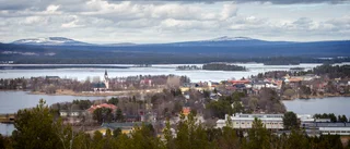 – "När Arjeplogare tittar ner längs älven så knyts det en och annan näve av avund i byxfickan"