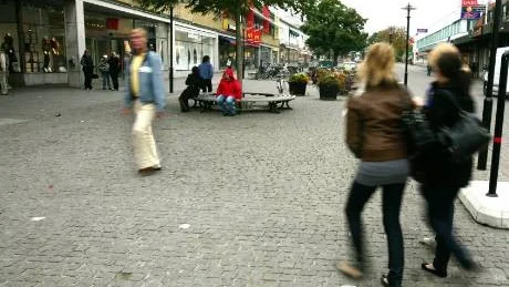 För grått? Östercentrum måste            förändras om kunder och butiker ska stanna kvar, skriver Handelns utredningsinstitut i en analys.