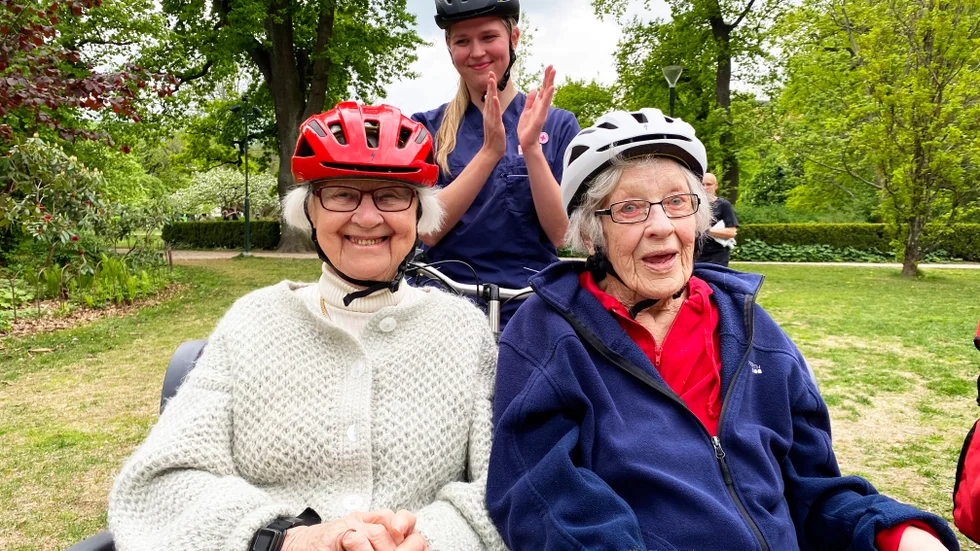 Stefania Bielawska, Birgitta Hålldin kördes av Elina Thorslund från Attendos boende på Kapellgärdet. 