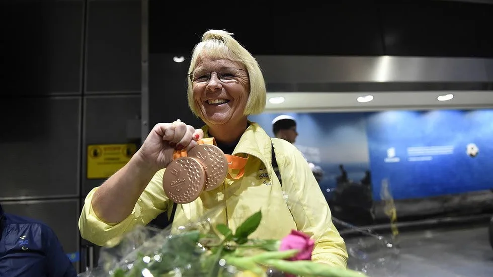 Louise Etzner Jakobsson med sina bronsmedaljer från Rio.