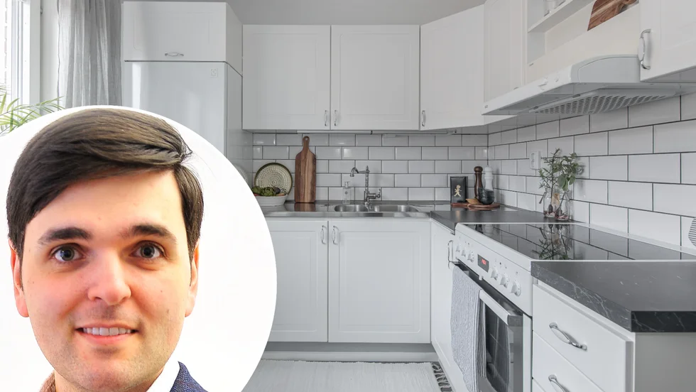 På Kriebsens­gatan 14B ligger det senaste halvårets billigaste lägenhet i centrum. Mäklaren Julian Valkov sålde ettan och menar att avsaknaden av balkong drog ner kvadratmeterpriset på lägenheten.